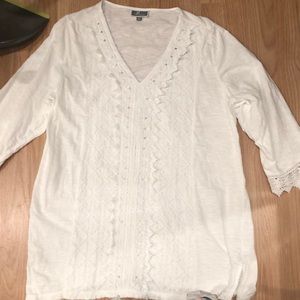 Preowned white crochet front and sleeves trim top 1X excellent